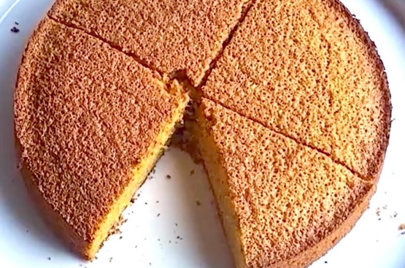 Bizcocho de zanahoria con harina de maíz.